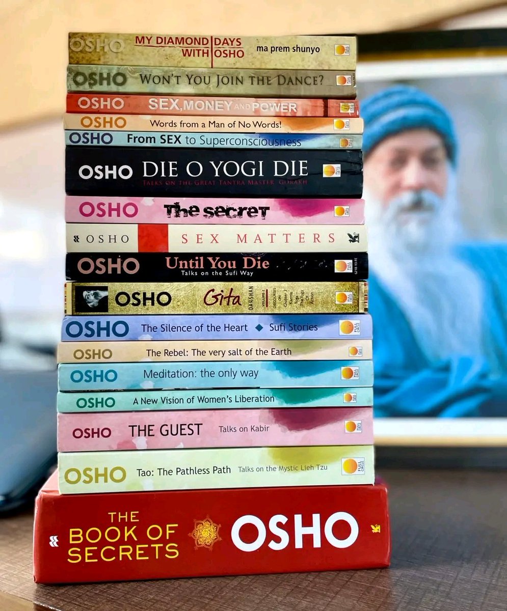 vaiconDios's tweet image. Las secciones de #espiritualidad y #autoayuda de las grandes librerías están llenas de sus libros. Mucha gente lo lee con verdadera devoción pensando que se trata de un gran maestro espiritual...
(sigo) 👇🏻👇🏻👇🏻