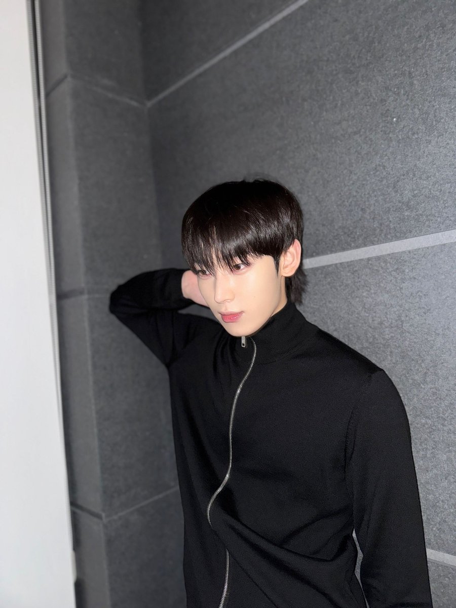 [ #선우’s Post ] 251011

#SUNOO: 🖤

(1/2)

<a href="/ENHYPEN_members/">ENHYPEN</a> <a href="/ENHYPEN/">ENHYPEN OFFICIAL</a> #ENHYPEN #엔하이픈