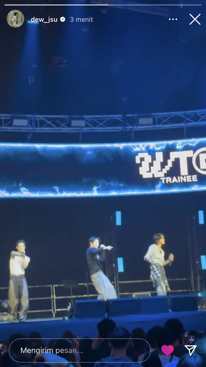 teevithe's tweet image. WHAT IFFFFF DEW NONTON BARENG TEE??!!!!