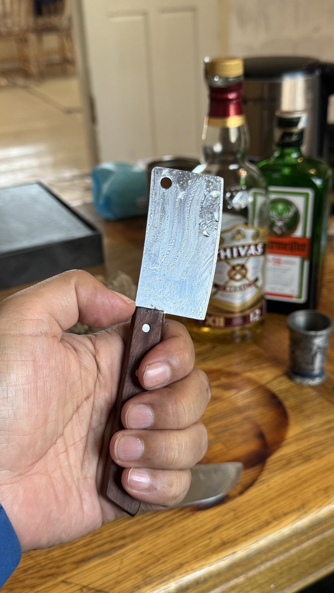 Тэмүүгээс заазуур захиалсан чинь 😔