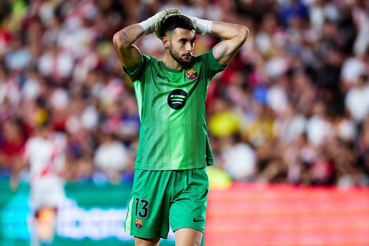 FabrizioRomano's tweet image. 🚨🔵🔴 Joan García on his injury ahead of El Clásico: “My return? About a month is left, we&apos;ll see how it goes…”.

“My knee is doing fine, very fine. Everything is okay”.
