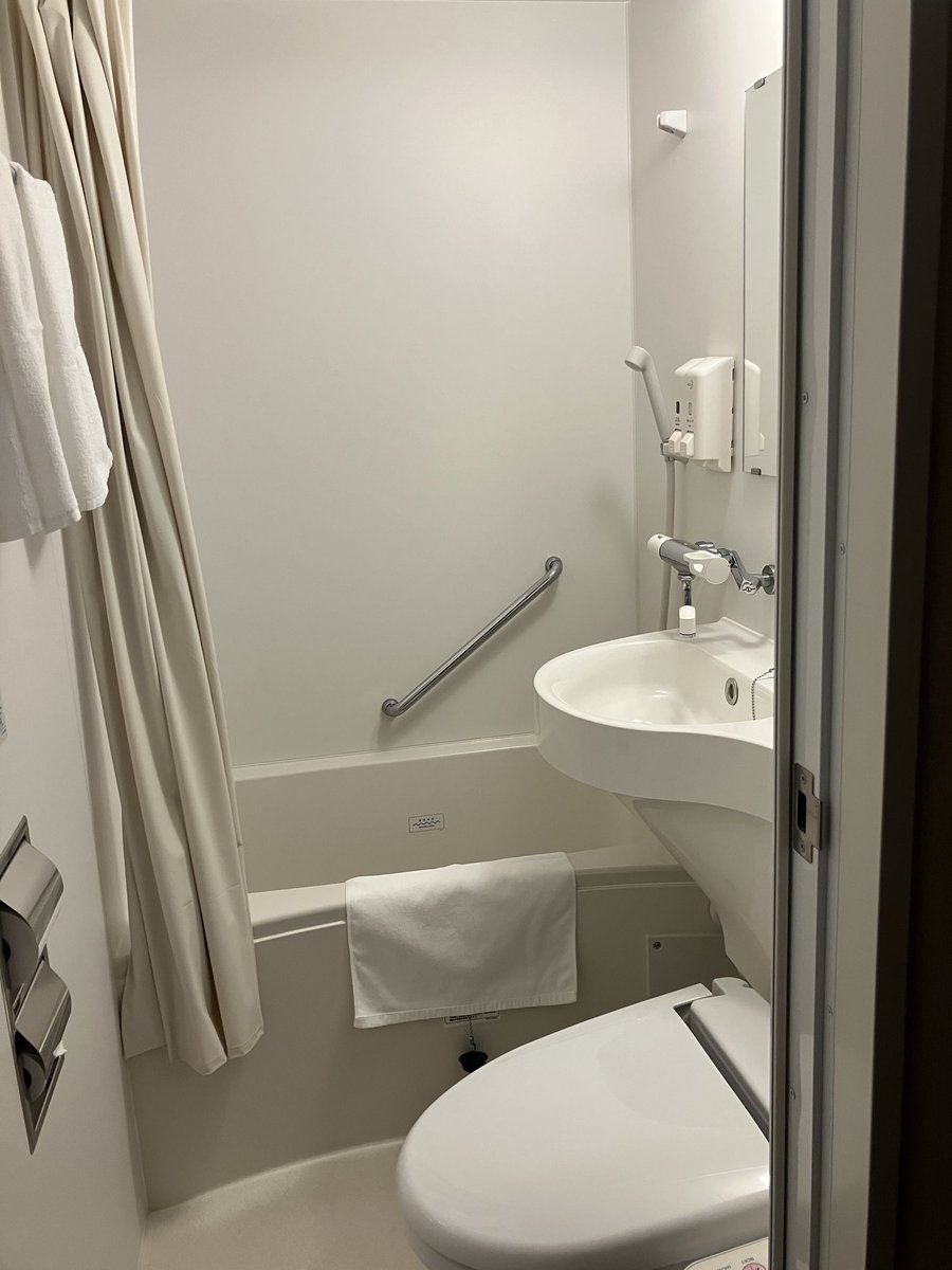 3HqsGvbkFK81210's tweet image. 探さな、、探してください。
今夜のお宿

#ホテルAZ三原 #三原市 #広島県
