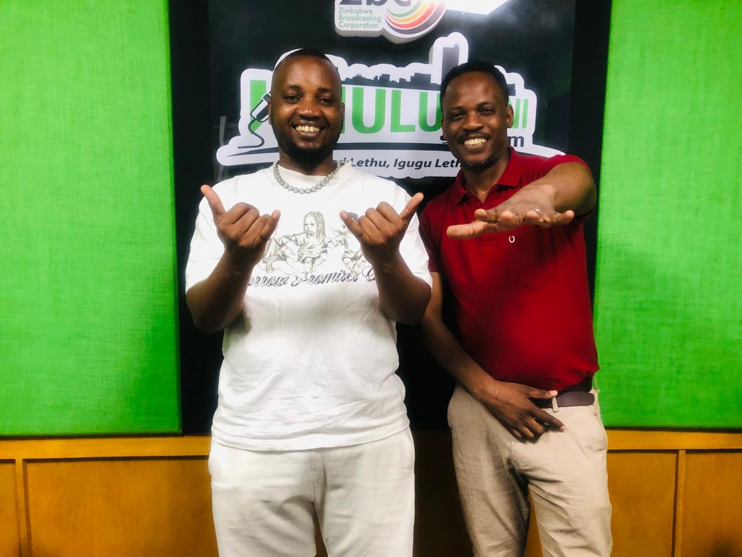 UMSAPHAZI (@mlue_jay) on Twitter photo 2 Radio interviews in one day๐
Thank you so much to <a href="/khulumanifm95/">Khulumanifm Radio</a> and <a href="/SkyzMetroFM/">Skyz Metro FM</a> for hosting me, really had a wonderful time๐ฟ๐ผ
#MlueJay
#Umsaphazi 2 Radio interviews in one day๐
Thank you so much to <a href="/khulumanifm95/">Khulumanifm Radio</a> and <a href="/SkyzMetroFM/">Skyz Metro FM</a> for hosting me, really had a wonderful time๐ฟ๐ผ
#MlueJay
#Umsaphazi