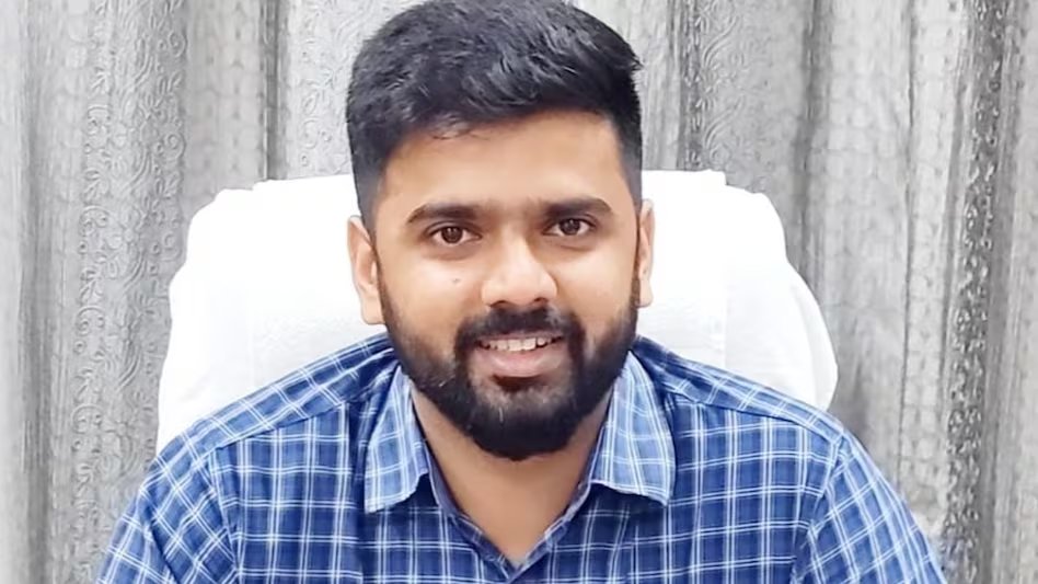 51 करोड़ का जुर्माना घटाकर कर दिया ₹4 हजार... IAS नागार्जुन बी गौड़ा ने अपनी सफाई में क्या कहा?

पूरी ख़बर: intdy.in/oq8v4a

#MadhyaPradesh #IASNagarjunBGaura
