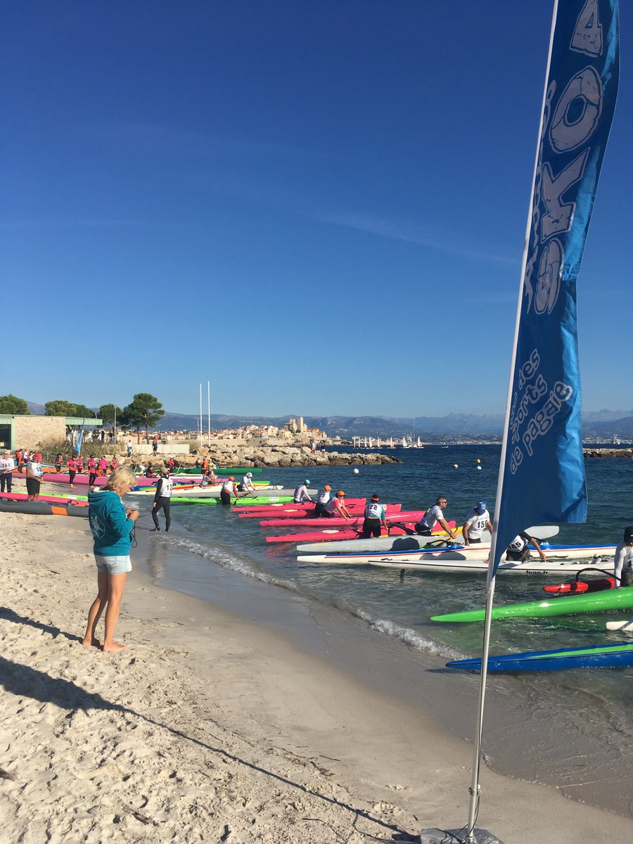 BENOIT_CTRCANOE's tweet image. Course Régionale Océan Racing #antibes #capdantibes  Départ de la plage de Salis organisée par le Club Anitbes SKOAL #canoekayak