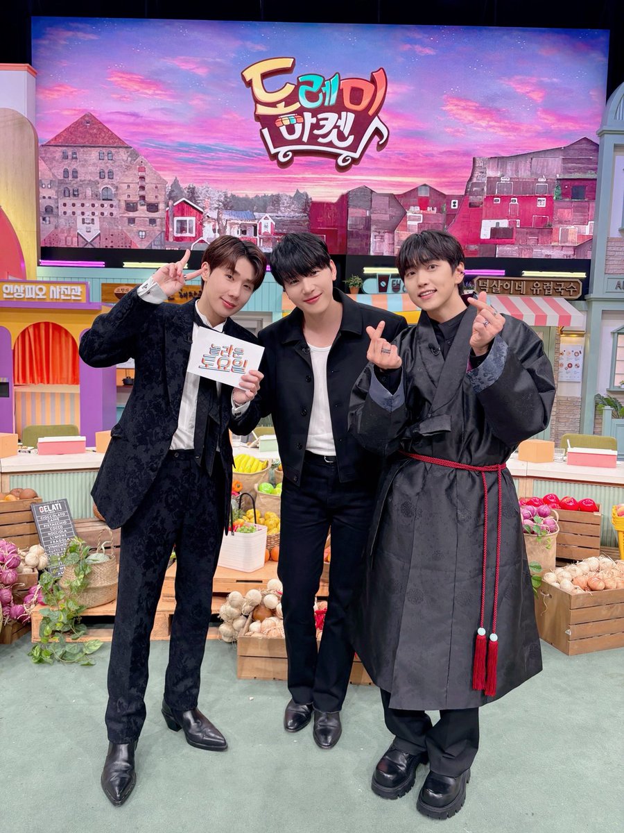 od_musical's tweet image. #뮤지컬 #데스노트

tvN &amp;lt;놀라운 토요일&amp;gt;
10월 11일(토) 19:40❗

라이토 #김민석
엘(L) #김성규
엘(L) #산들 출연

잠시 후 7시 40분,
tvN에서 만나요🏃

누군가 이 세상을 바로잡아야 한다
𝐌𝐔𝐒𝐈𝐂𝐀𝐋 𝐃𝐄𝐀𝐓𝐇 𝐍𝐎𝐓𝐄

2025.10.14 GRAND OPEN
#디큐브링크아트센터