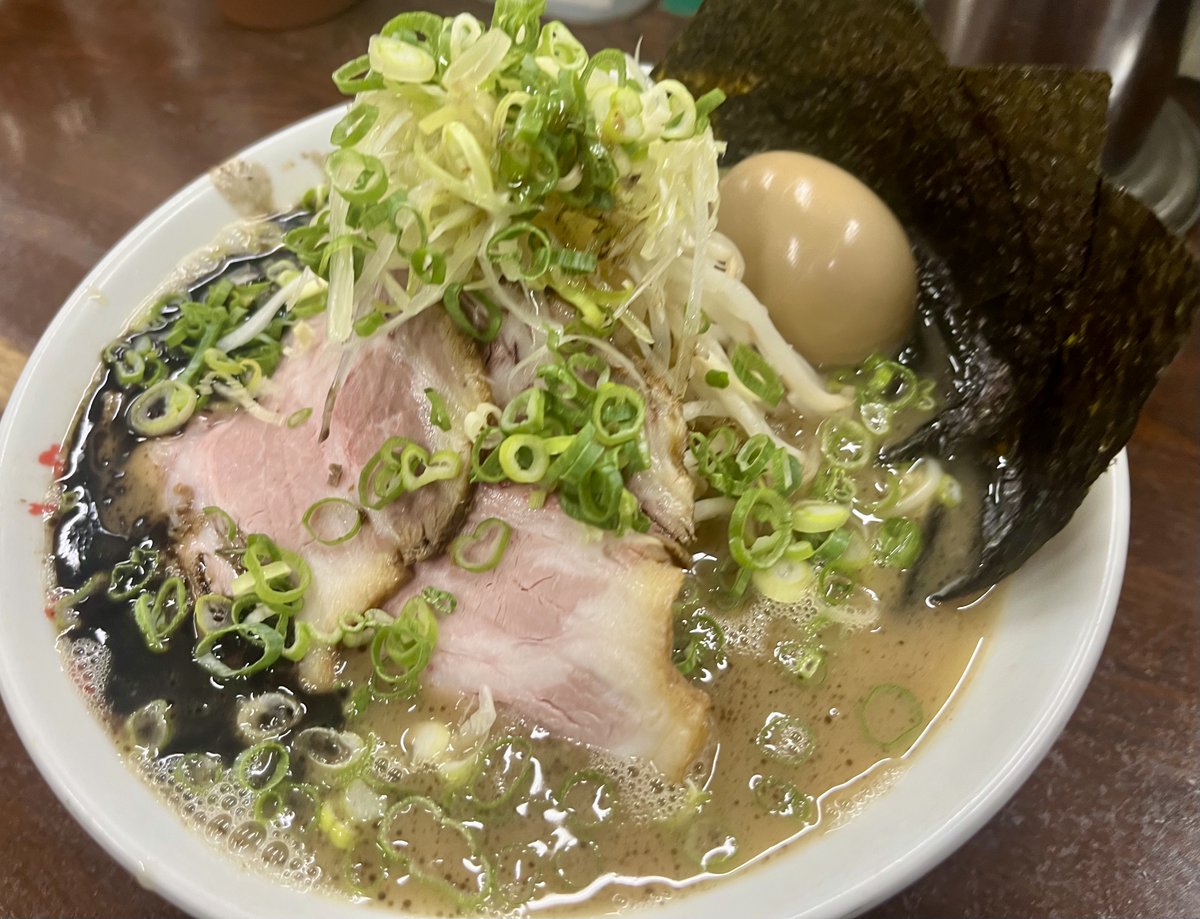 神奈川県秦野市

“なんつッ亭 秦野店"さん

無性に無茶してみたくなり😅 😅 😅

初の「 なんつっ亭スペシャル 」

うまいぜベイビー！

#秦野市 #秦野市ラーメン #地域内経済循環 #なんつッ亭 #なんつッ亭秦野店