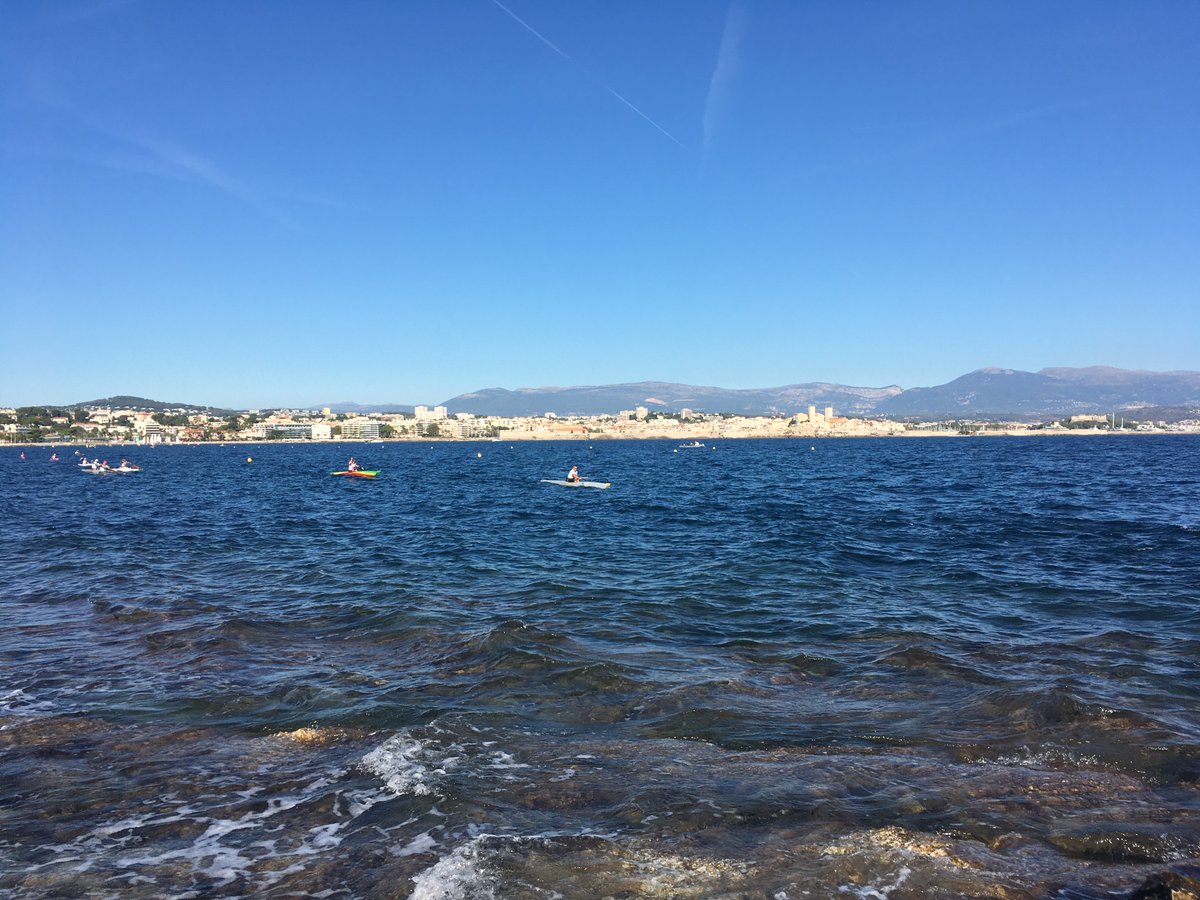 BENOIT_CTRCANOE's tweet image. Course Régionale Océan Racing #antibes #capdantibes  Départ de la plage de Salis organisée par le Club Anitbes SKOAL #canoekayak