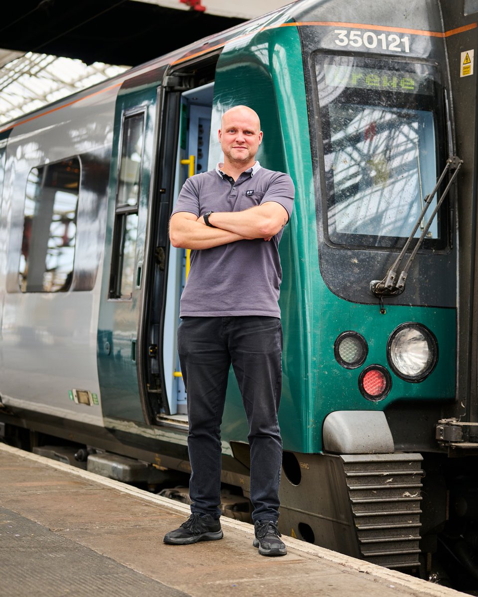 London Northwestern Railway tweet media