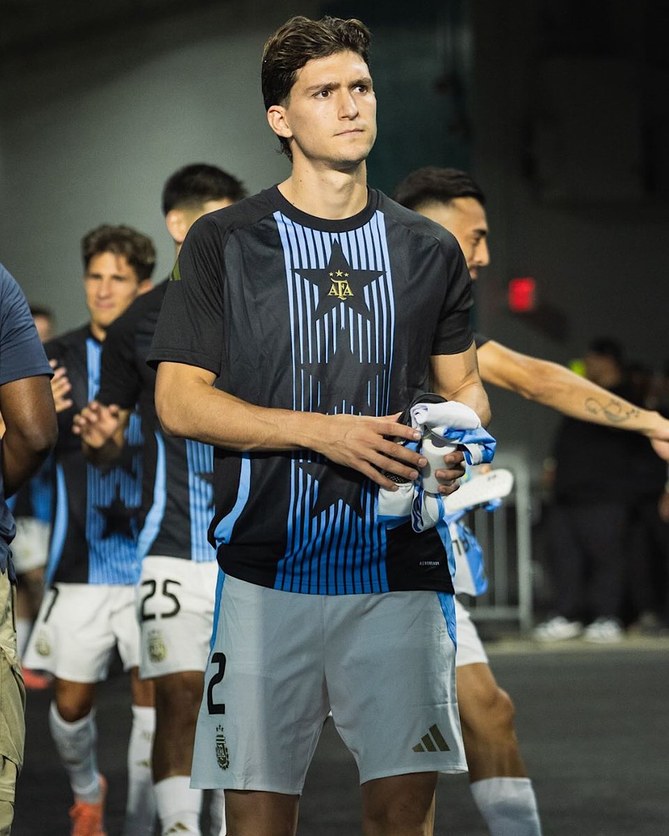 "No te falles ni a ti ni a los que te quieren" 🇦🇷💪

📸 <a href="/leoobalerdi5/">Leo Balerdi ⚡️</a>