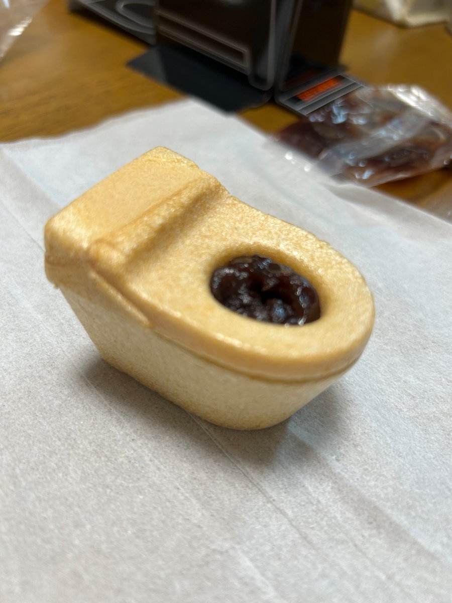 tomo64166365's tweet image. 名古屋をどりで買ったトイレの最中、LIXILコラボで流石のクオリティ👏
だけども、入れてる時だいぶ汚かったw（褒め言葉）