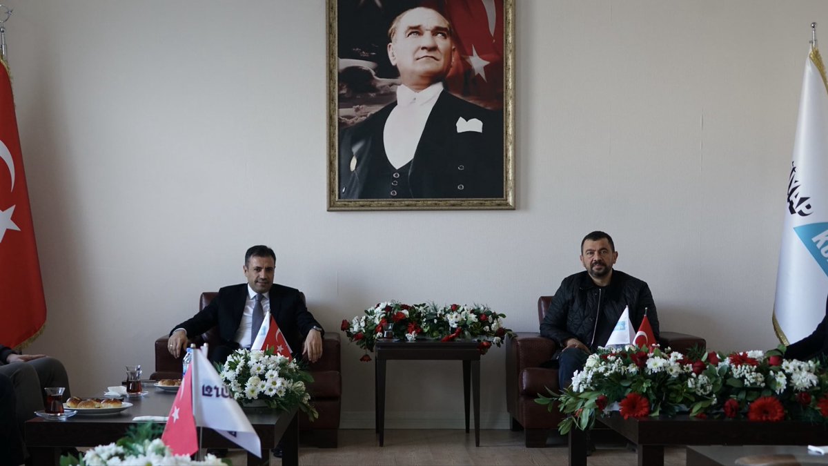 Konyato's tweet photo. AK Parti Konya İl Başkanı @fatihozgokcen ve beraberindeki İl Yönetimi, MAKTEK Konya Fuarı’nı ziyaret ederek, Yönetim Kurulu Başkan Yardımcımız @LBsrn ile stantları gezdiler.

Ziyaretleri için teşekkür ederiz. https://t.co/K0RYCgMz7Q
