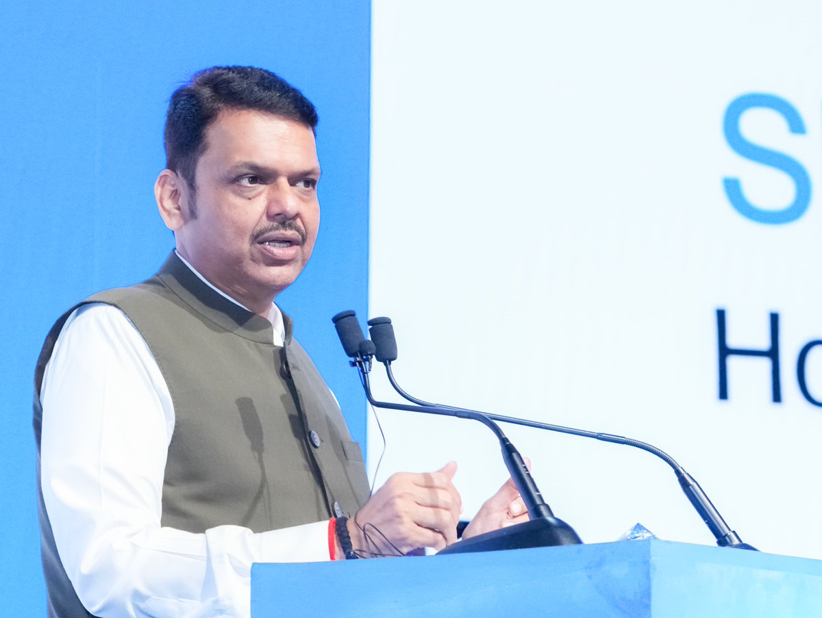 CMOMaharashtra's tweet image. 🔸 Launch of &apos;HP Dreams Unlocked Season 1&apos; at the hands of CM Devendra Fadnavis.
🔸 मुख्यमंत्री देवेंद्र फडणवीस यांच्या हस्ते &apos;एचपी ड्रीम्स अनलॉक्ड सीझन 1&apos;चे उदघाटन. 
🔸 मुख्यमंत्री देवेंद्र फडणवीस इनके करकमलों से ‘एचपी ड्रीम्स अनलॉक्ड सीजन 1&apos; का उदघाटन।

🕦 11.30am |…