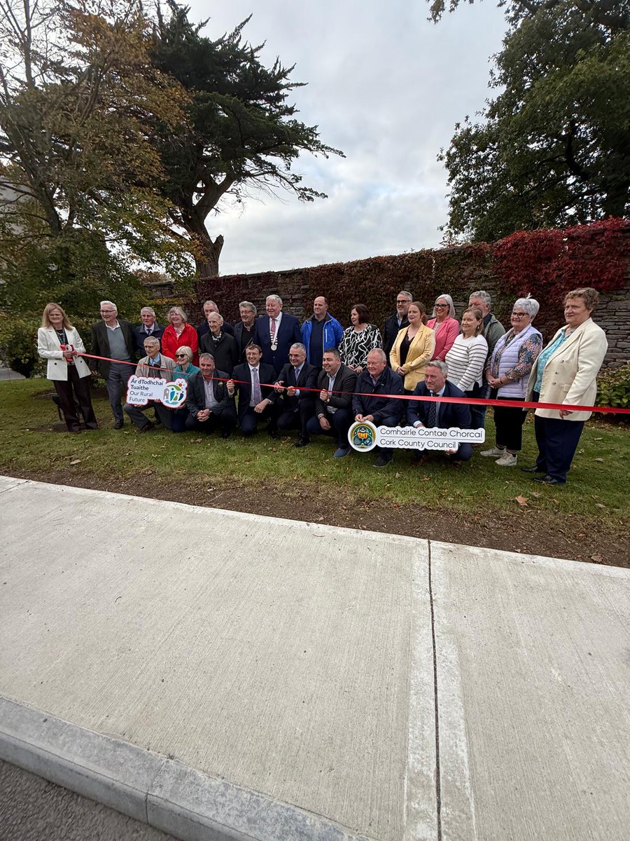 johnpauloshea1's tweet photo. We had a lovely evening yesterday in #Millstreet celebrating the completion of the walkway from Drishane to Coole Cross. 

An initiative driven by Millstreet Tidy Towns and local residents, this walkway became a reality by getting funding from Cork County Council & Department of Rural and Community Development and the Gaeltacht. It was great Minister Dara Calleary TD was on hand to cut the tape.

Well done to everyone involved.

John Paul

#walkway #funding #millstreet
