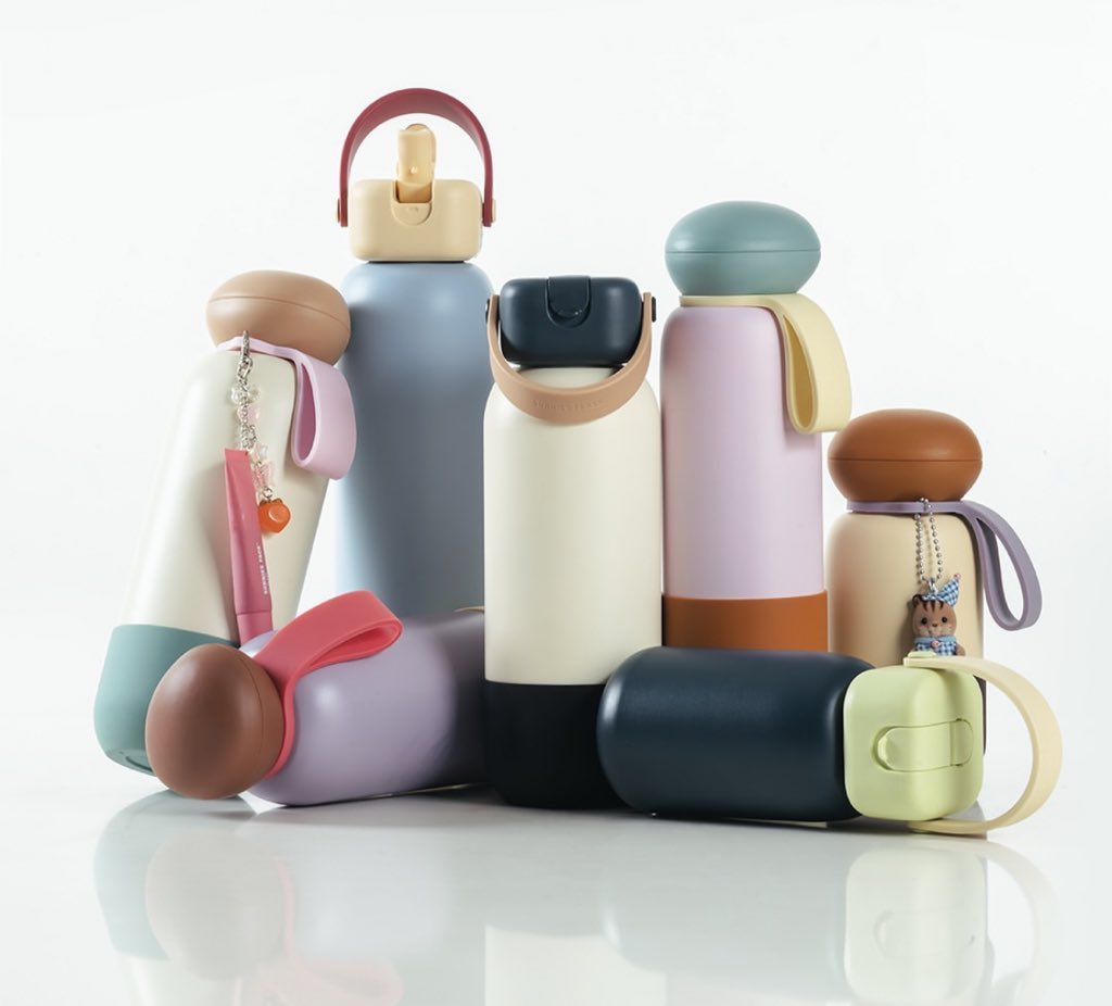 tamjaichunbkk's tweet photo. กรี๊ดดดด sunnies flask มี official shop ใน shopee lazada แล้ว customise เองได้เลยทุกชิ้น รอของไม่นานด้วย 1-5 วัน เอง https://t.co/Ye5IzBXpfA