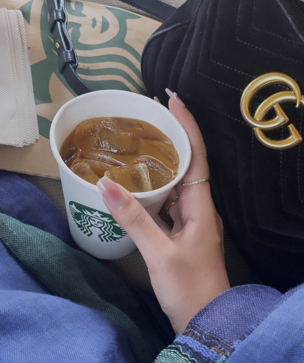 babyyuniicorn's tweet image. #OpenToWork 🥺