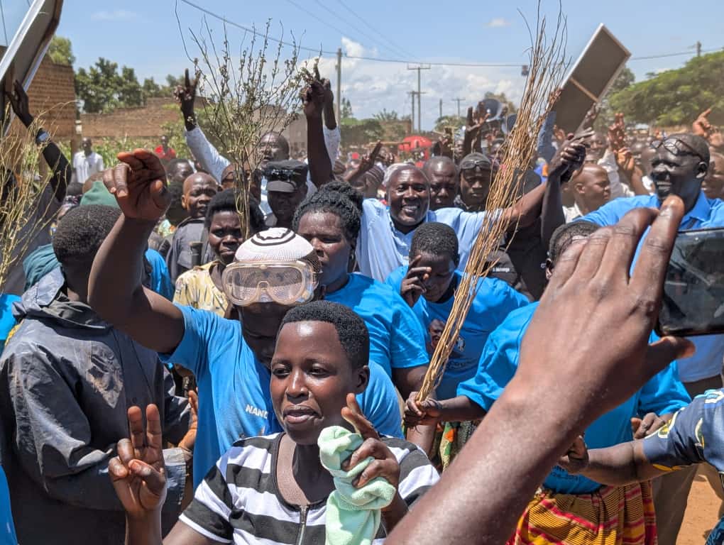 FDCOfficial1's tweet photo. FDC’s Hon. Nandala Mafabi received a hero’s welcome in Ajuri County, Alebtong District! https://t.co/Ly3mTFJ4xl