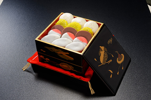 石川県で婚礼やおめでたい時に食すことが多い「五色生菓子」😋

他の地域でもあるものだと思ってたら違ったのですね〜😲

どのおまんじゅうもとっても美味しくって幼少期にいただいたときはたくさん楽しませていただきました🤤

皆さんは、婚礼の時の独自の文化ありますでしょうか❓

詳細はこちら⬇️