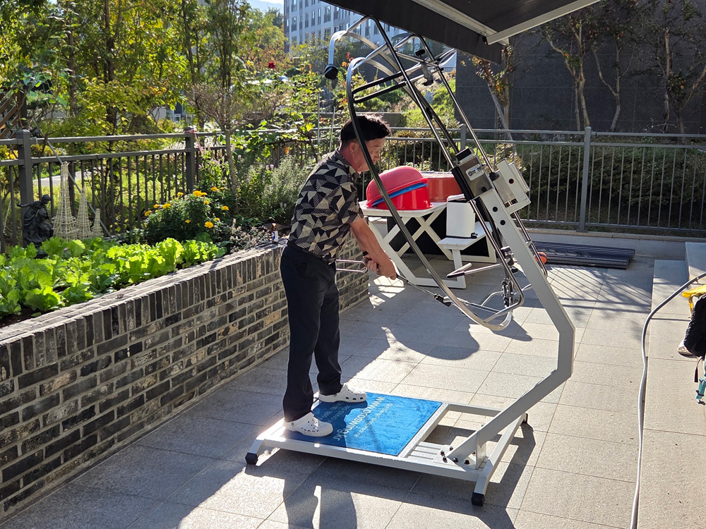 Proswing_Inc's tweet image. [ #프로스윙204 ] 테라스에서 수시로 #스윙궤도연습 #스윙자세교정

proswing.kr
제품문의:1899-6637
#골프연습머신 전문제조사: 프로스윙

#프로스윙연습기 #싱글골퍼연습기 #골프궤도교정용품 #골프연습기 #골프자세연습 #골프연습머신