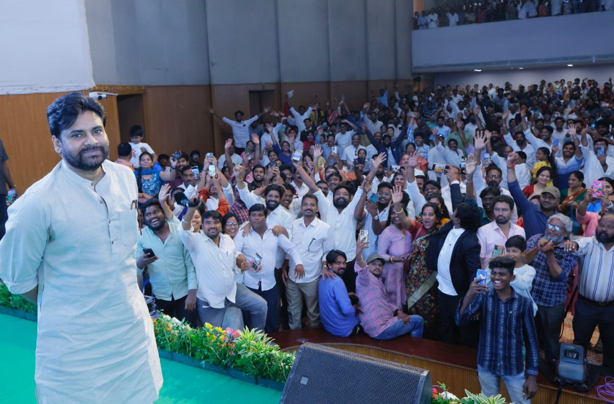 JSPSavve's tweet image. JanaSena Party President, Hon’ble Deputy Chief Minister Shri @PawanKalyan garu launched the Telugu edition of &quot;Swallowing the Sun&quot;, authored by Lakshmi Murdeshwari Puri and translated by A. Krishna Rao garu, noted poet and senior journalist.

@JanaSenaParty