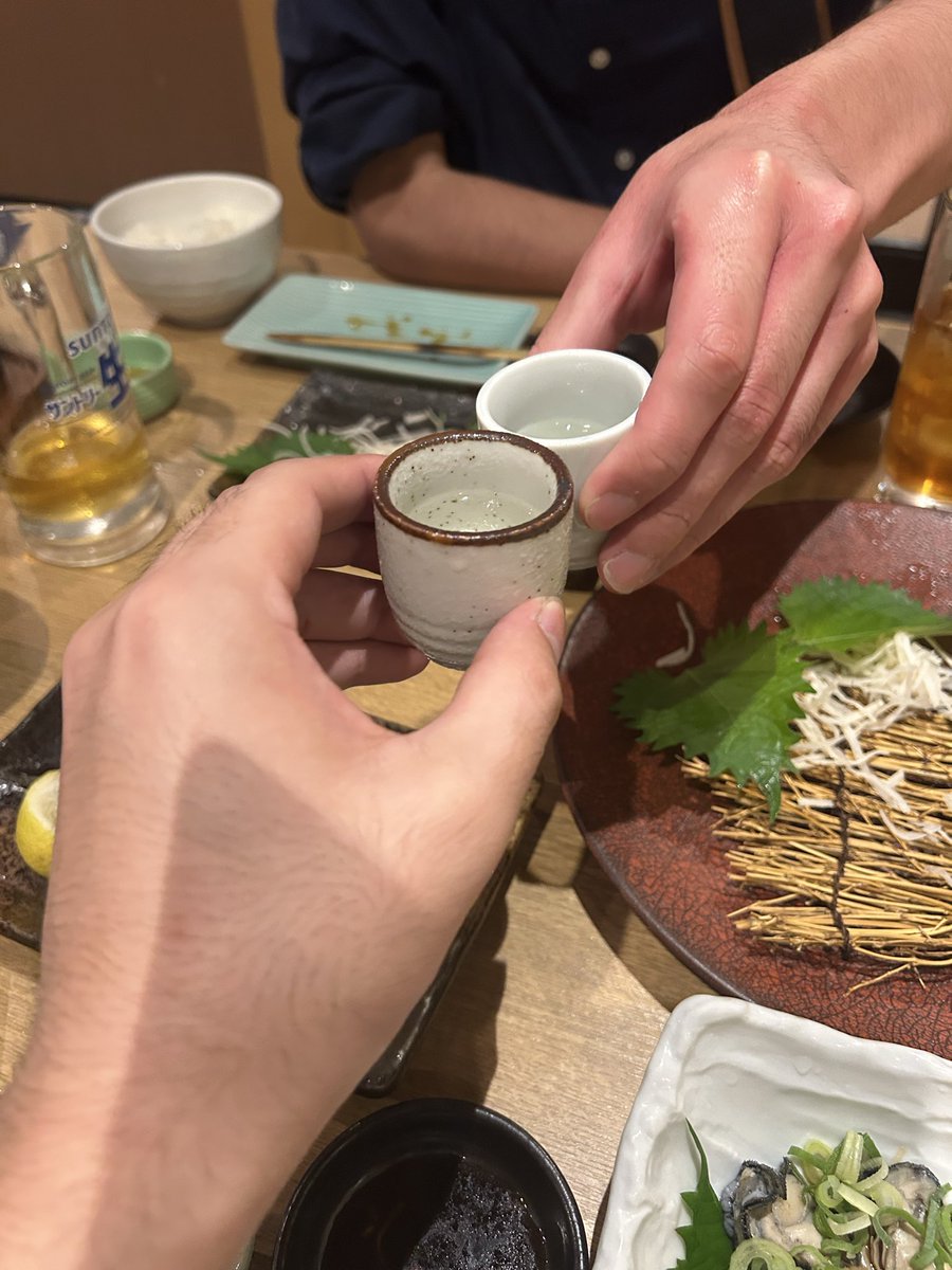 今回私と旅行に同行している方は

<a href="/l3q_i/">タクミ✍️切り絵</a> タクミくんになります！
一緒に日本酒を飲みかわしております！