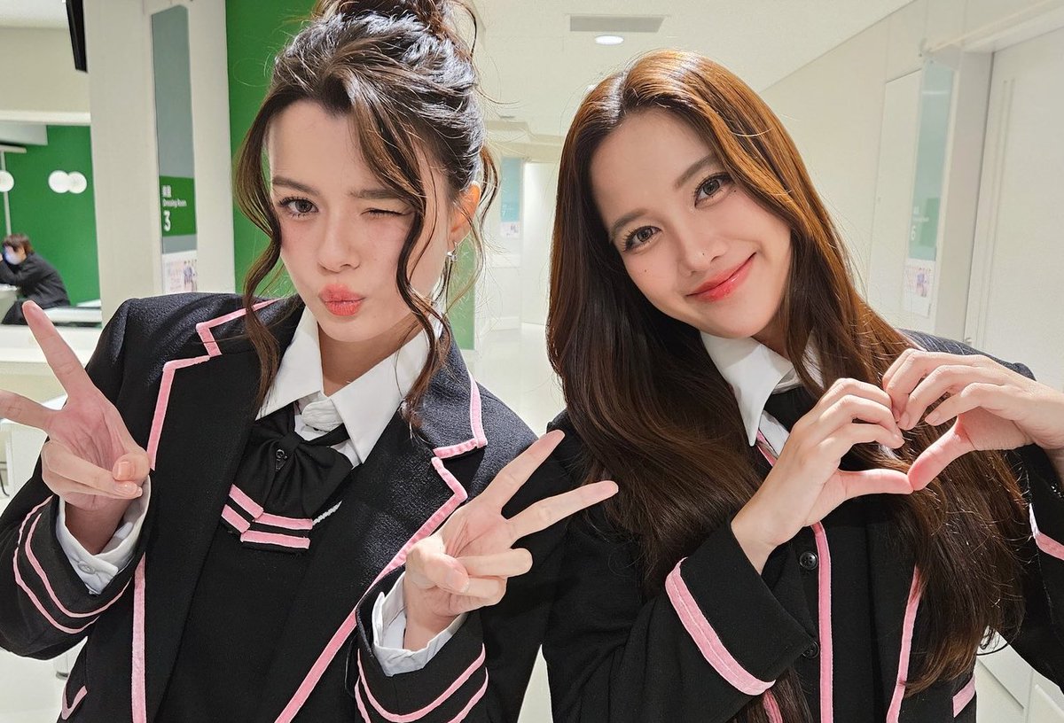 officialFBUS's tweet image. Our Khongkwan and Fon all grown up 🤏🏽🥹🤍

SAROCHA REBECCA HAPPY TIME
#FreenBeckyFMinOsaka
#ฟรีนเบค #FreenBecky