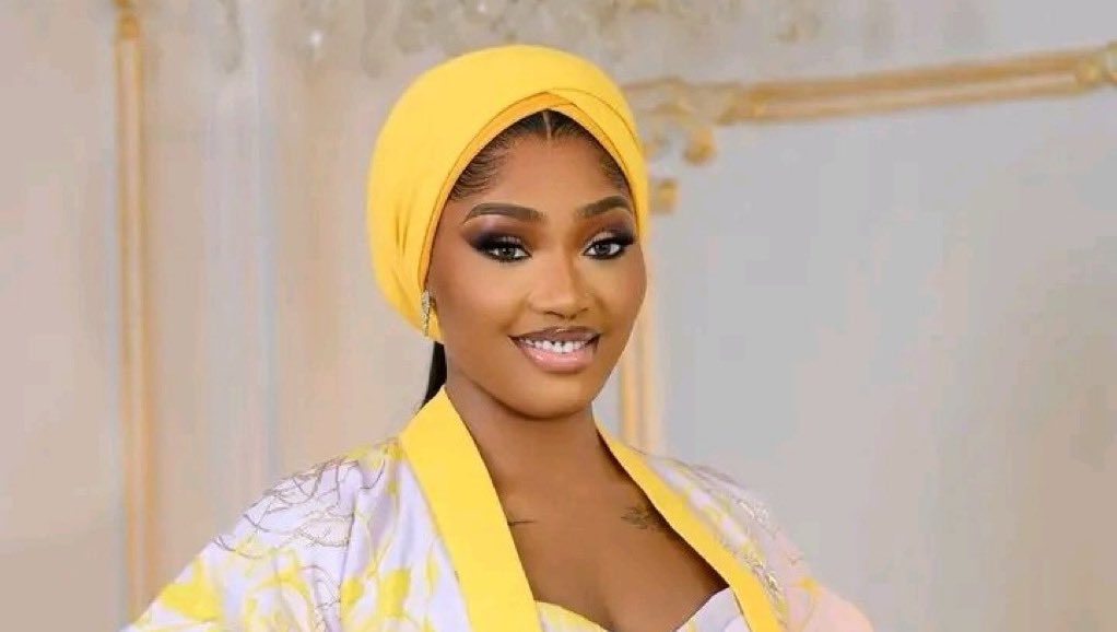 Dear SULTANS (Kings and Queens),

I’m super proud of our results on that voting poll.
Week after week, I watched people exits the groups. The decampaign started as early as day 2 😪 yet we stood our ground, defended, and kept voting.

I still remb begging people to vote while