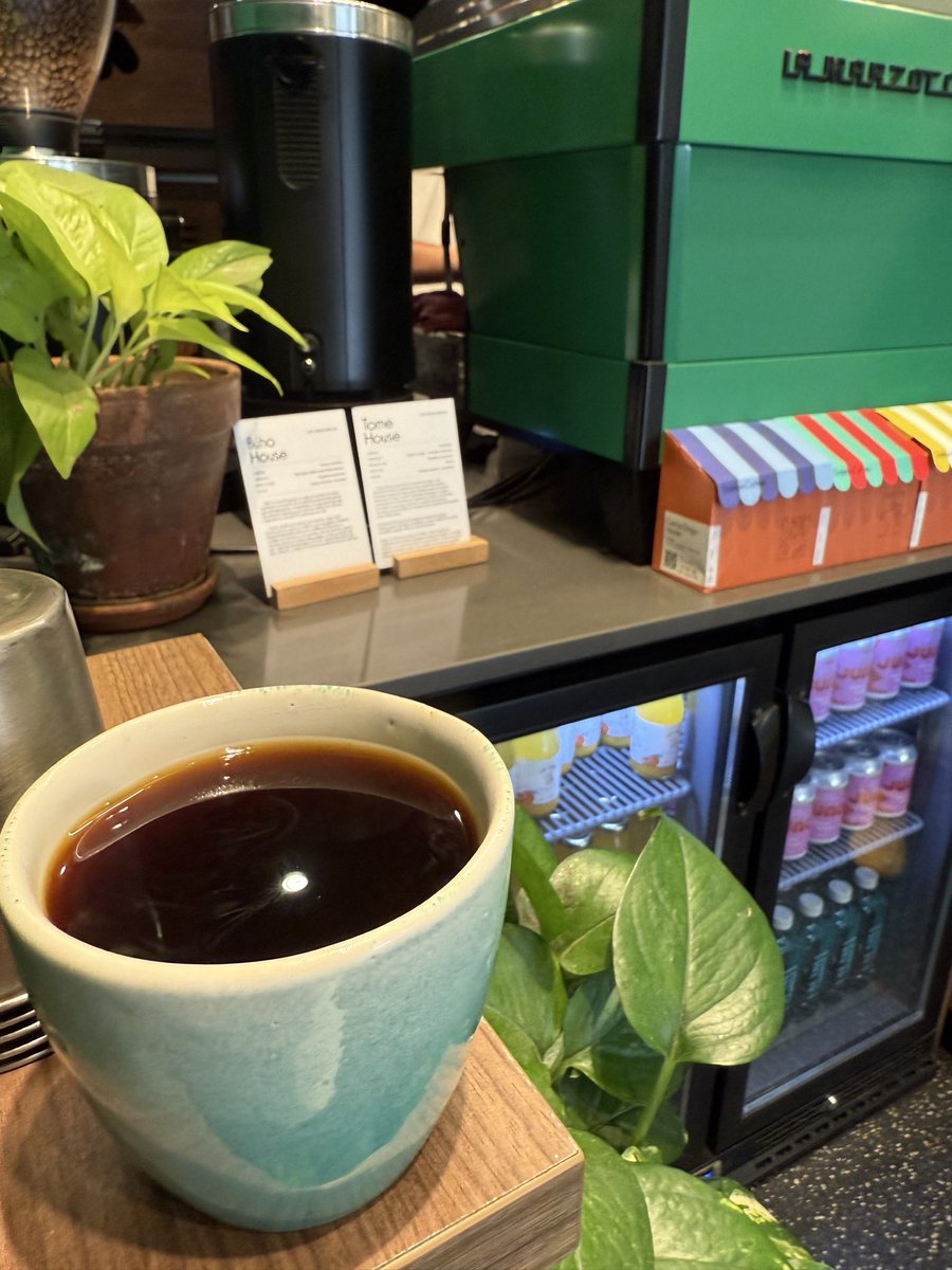 rdespressolab's tweet image. バルセロナカタルーニャ広場の近くの
Dalston Coffee
朝のバッチブリューを頂きます！