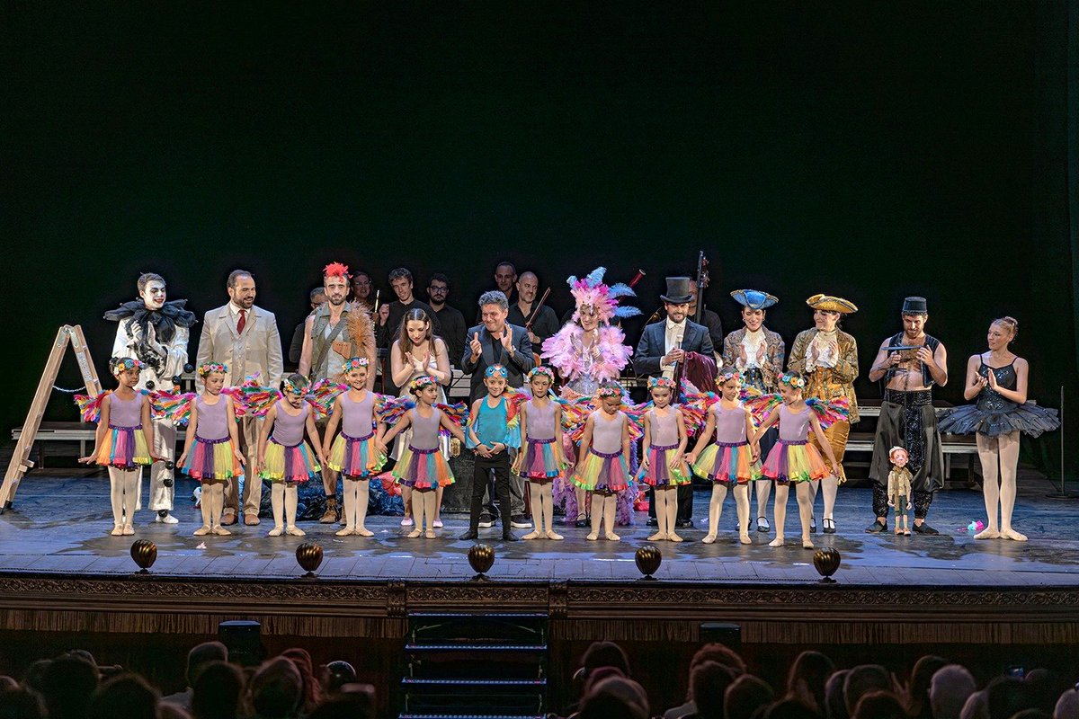 Imatges de "La Flauta Màgica" de #mozart que va significar el tret de sortida d'aquesta temporada i també com a concert commemoratiu del 75è Aniversari de l'Agrupació d'Associacions de Setmana Santa de #reus .
Moltes gràcies per acompanyar-nos!
<a href="/ReusCultura/">Reus Cultura</a> <a href="/reus_cat/">Ajuntament de Reus</a>