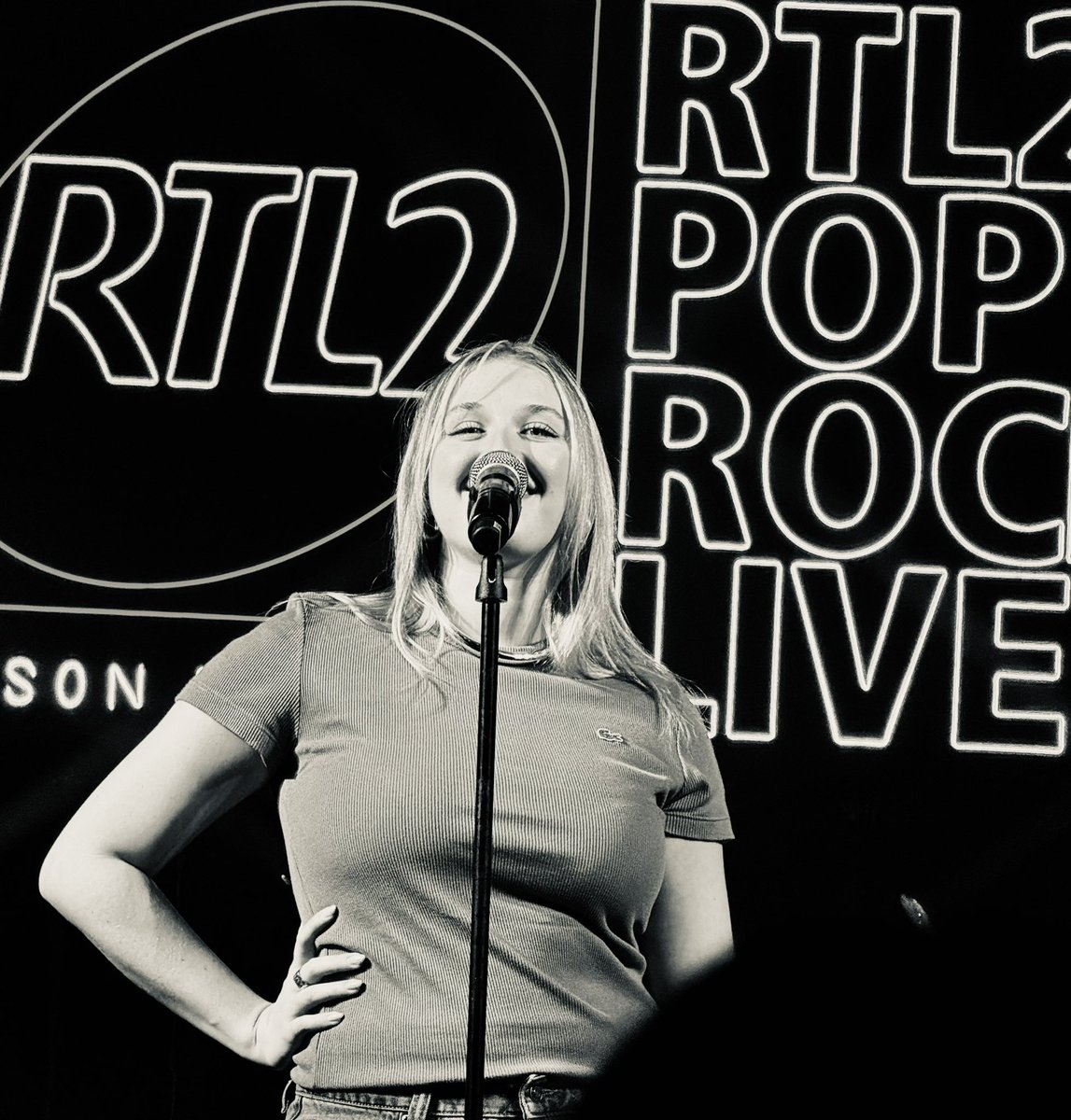 outofthisera123's tweet image. 📸
#HelenaBailly
#Rtl2 #Poprocklive