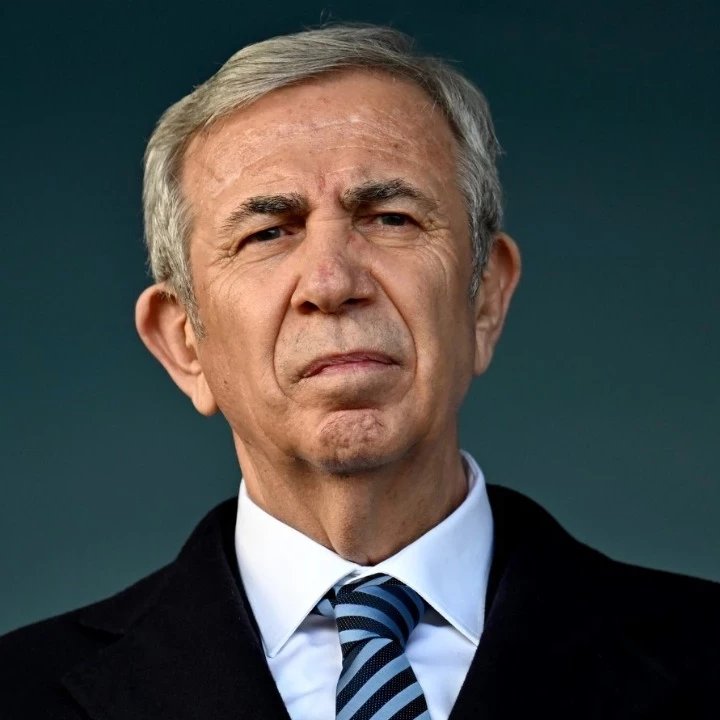 Mansur Yavaş'tan soruşturma açıklaması! 

Ankara Cumhuriyet Başsavcılığı'nın hakkında soruşturma izni istediği Ankara Büyükşehir Belediye Başkanı Mansur Yavaş "Kolaylık sağlamak, sürecin uzamasına fırsat vermemek adına izin alınmasını bile gerek görmüyoruz. Hesabını