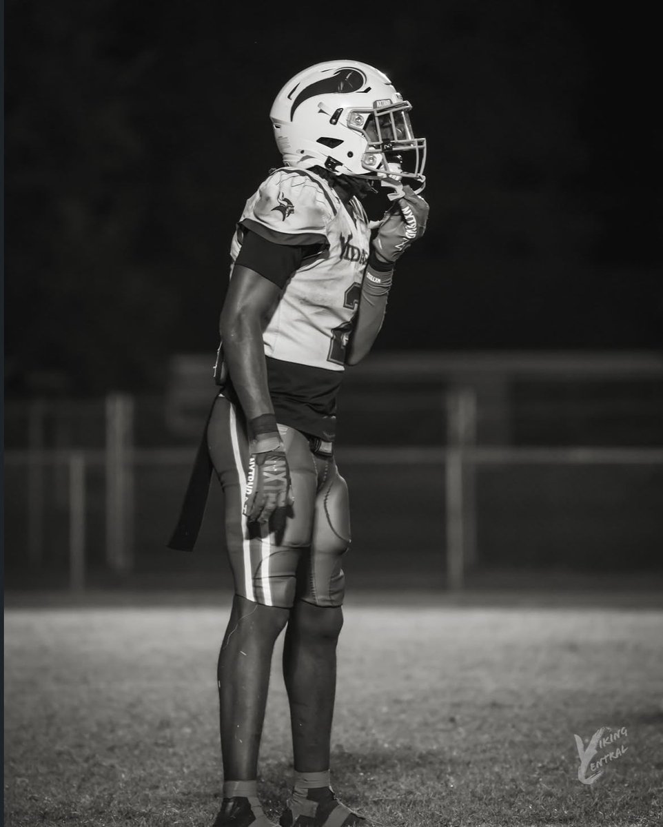 offensive stats tonight
224 passing 
2tds
rushing - 80
defensive 
12 tackles
agtg