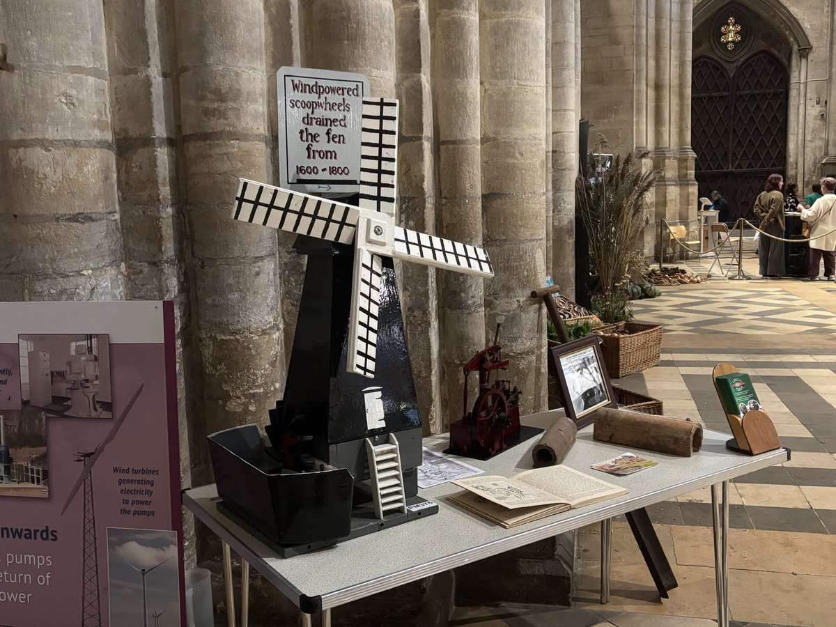 FenEngineMuseum's tweet image. At @Ely_Cathedral today for the #HarvestFestival! If the #Fens had never been drained, #Farming as we know it wouldn‘t be possible here!
#Drainage #Fens #ruralHistory @SharonKindleys