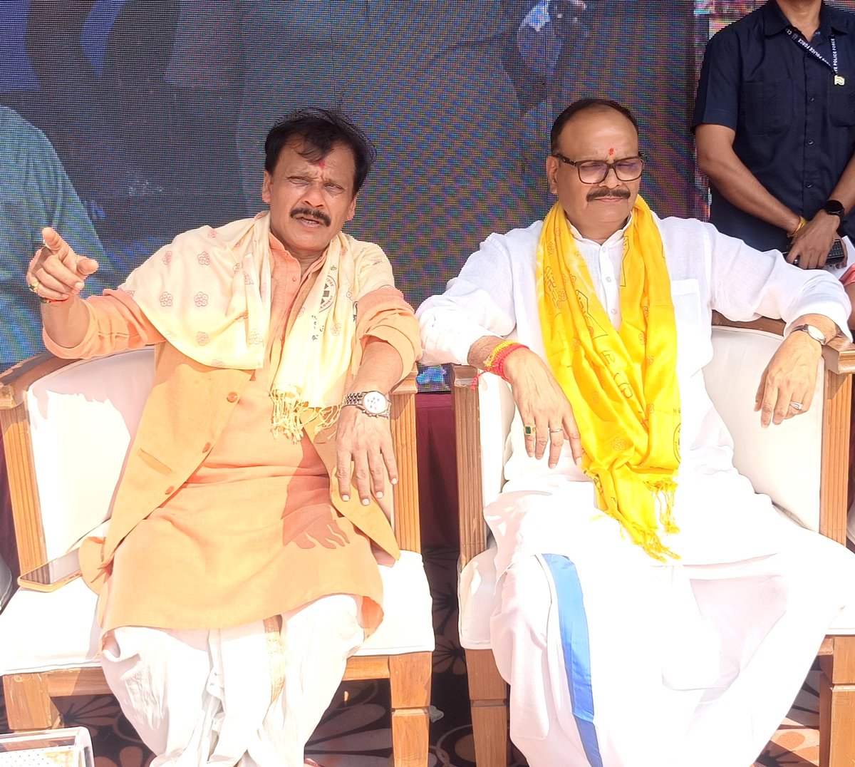 sandeepbansal09's tweet image. #जैन #इंटरनेशनल #ट्रेडर्स #ऑर्गेनाइजेशन #जीतो #लखनऊ #चैप्टर  के 2 #दिवसीय #मेला का #शुभारंभ #लखनऊ के #मोती #महल #लॉन में हुआ। इस अवसर पर प्रमुख रूप से #उपमुख्यमंत्री #बृजेश #पाठक जी, #नंद #गोपाल #नंदी जी, #उ. प्र.के #प्रमुख #उद्यमी आनंद स्वरूप अग्रवाल जी समेत कई लोग उपस्थित रहें।
