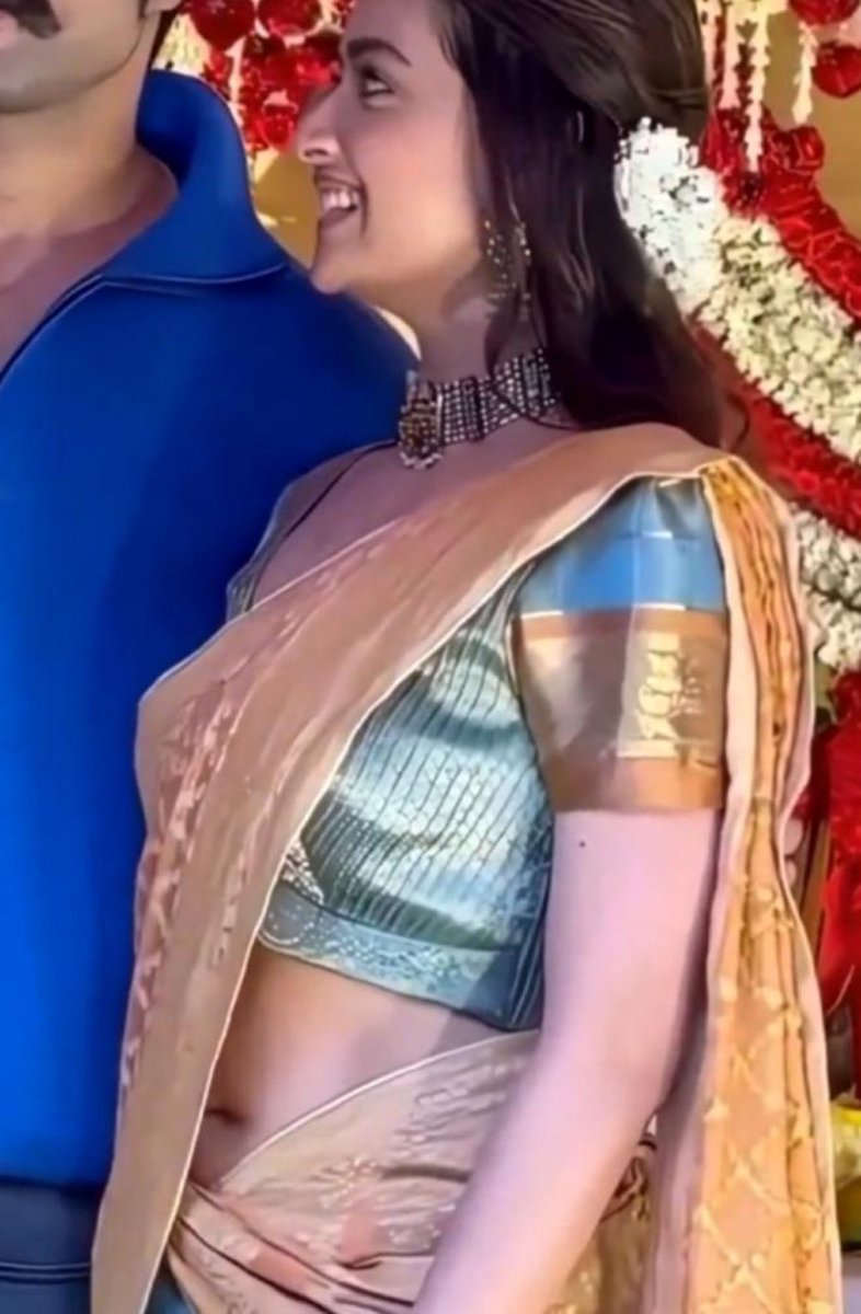 VelwetVibes's tweet image. Keerthy maami 😍🔥 #keerthiSuresh