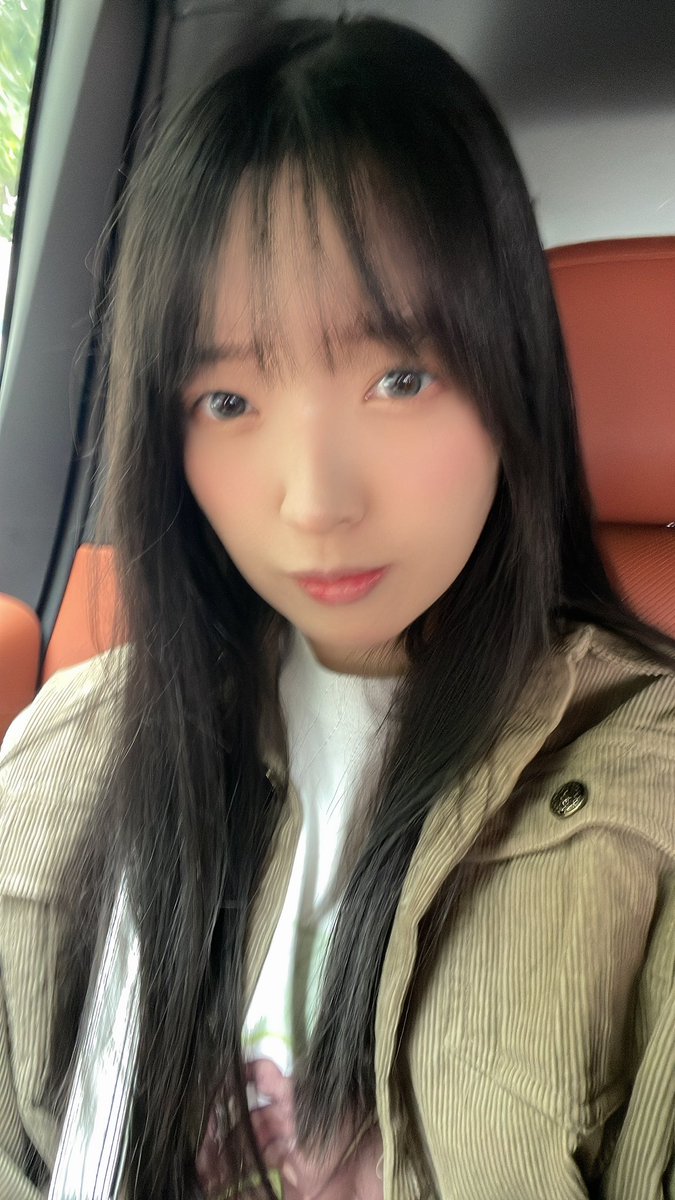 ぶっれぶれww✨💚

#年中無休エンジョイス