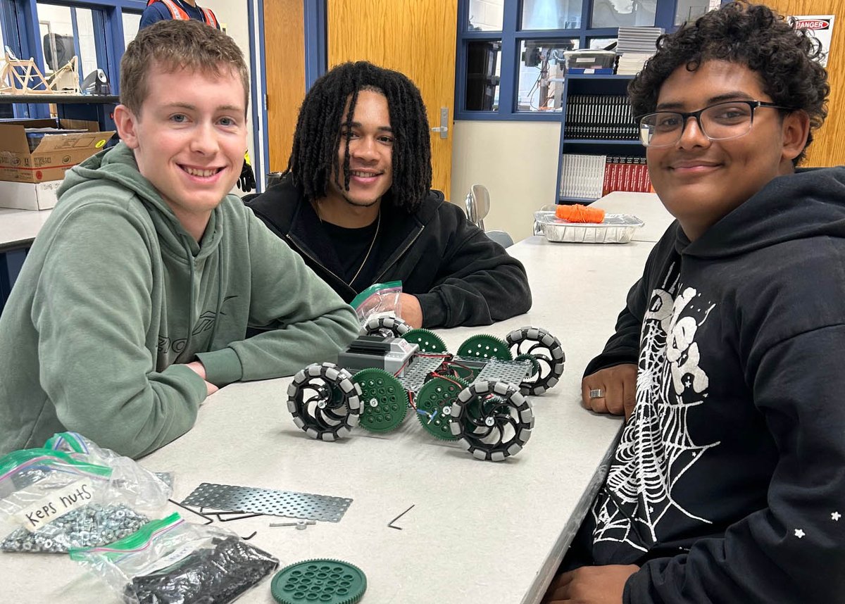 Students in Lehigh Career &amp; Technical Institute’s Pre-Engineering &amp; Engineering Technology program are spending Manufacturing Month designing and building VEX robotic vehicles. This is how we innovate! #weinnovate #opportunityahead

Get the details: ow.ly/xvhq50Xa0BE