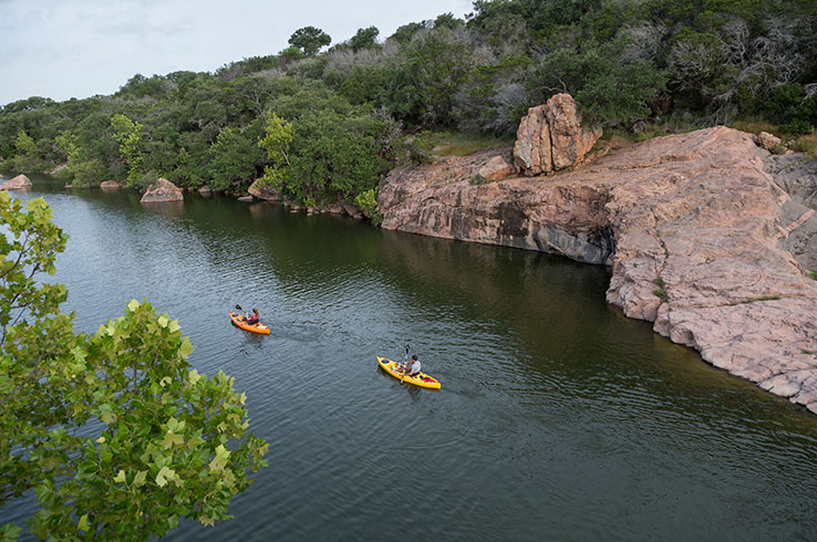 BruceAllenJone5's tweet image. Looking for ways to enjoy Lake Marble Falls this autumn? Here's a guide to get the most out of fall in the area 🍂🌊
👉 lakehomes.site/3VwPylF 

📷 Tour Texas

#marblefalls #marblefallstx #lakemarblefalls #fallfun #fallactivities #lakelife #lakeliving #lakelifestyle