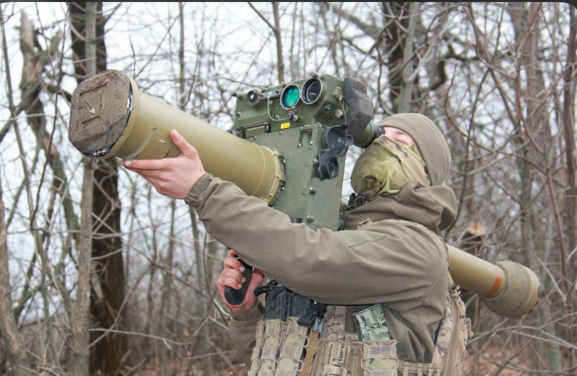 visionergeo's tweet image. ‼️🇬🇧 🇺🇦 The United Kingdom has delivered to Ukraine, several months ahead of schedule, hundreds of LMM Martlet type laser-guided man-portable air-defense missiles (warhead mass 3kg) with an 8km range.

The British government confirms this information.

See the latest updates with…