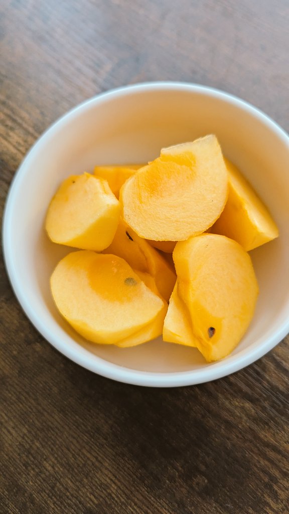 ハイカーボおやつ。
柿のおいしい季節になったなぁとしみじみ。
食には秋を感じるね。

まだ鹿児島30℃とか言ってるから気温は夏。

#ハイカーボ #筋トレごはん #筋トレ好きと繋がりたい #ベジタリアン #薬膳腸活