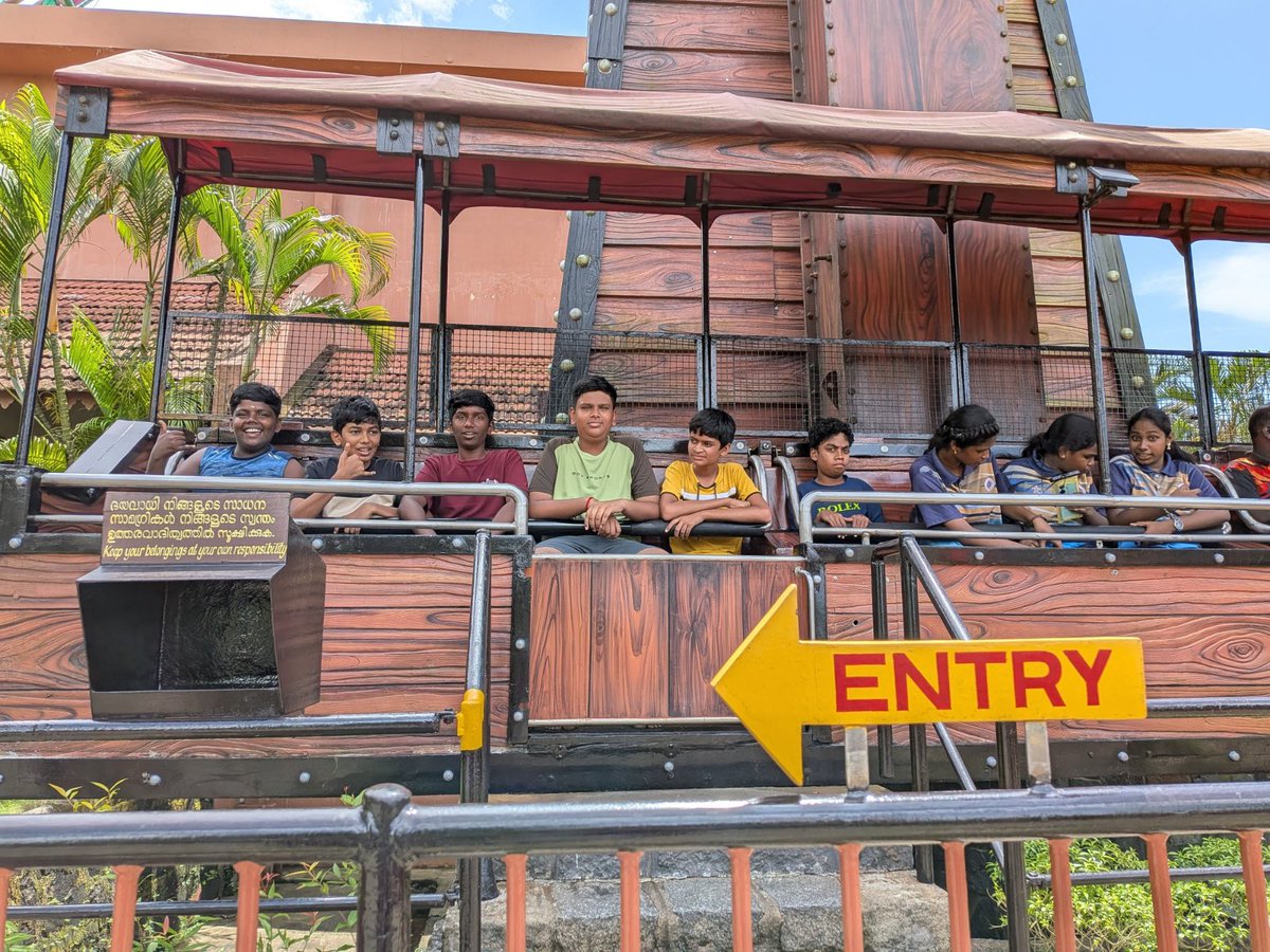 SriNachammal's tweet image. Students of Grades 3–9 &amp;amp; 11 enjoyed a fun-filled 2day trip to Cochin! From thrilling rides at Wonderla to exploring Kochi’s heritage sites, it was learning beyond classrooms.The journey ended with a peaceful Marine Drive,full of joy &amp;amp; memories
#Kerala #Memories #refresh #Marine