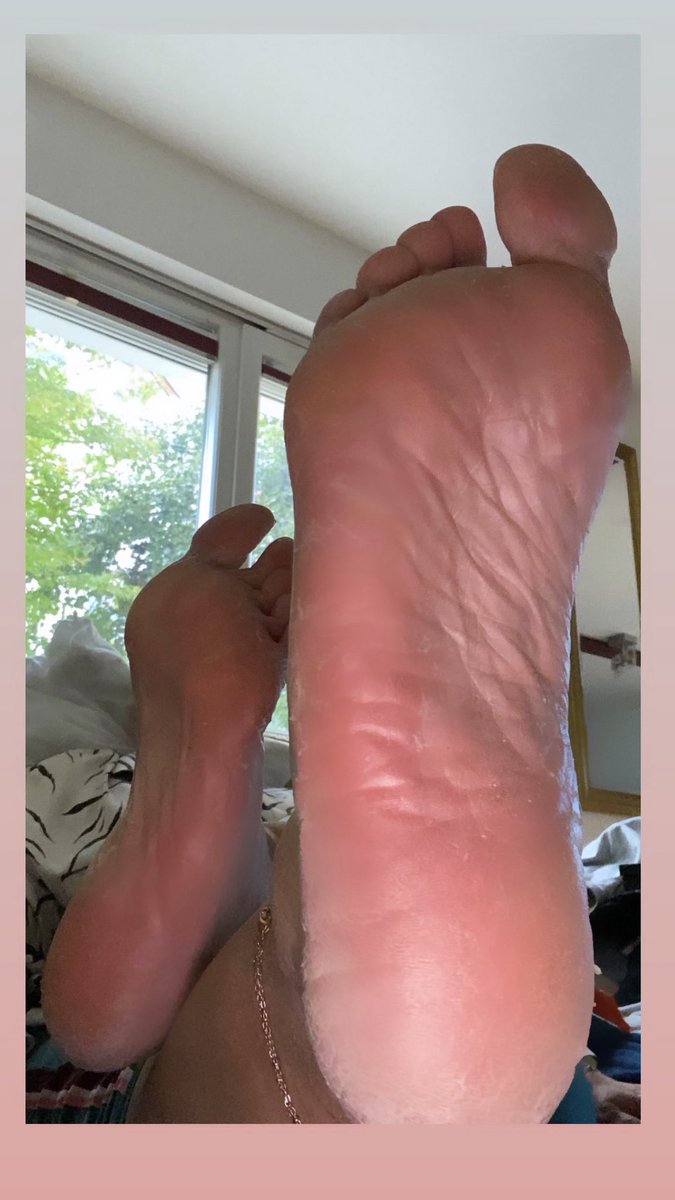 Hört auf zu sabbern und fangt an zu zahlen, ihr erbärmlichen kleinen Wi**er. Mein Konto wartet nicht 💅💰
Macht euch nützlich!
#Tributpflichtig #Gehorche #Finanzdevot 
<a href="/rt_feet/">Feet RT PROMO 💯K</a> <a href="/Brun0Parent/">BRUNO THE RT SUB</a> <a href="/RTDoms/">FemDom Promo</a> 

GELDHERRIN FUSSDOMINANZ FETISCH