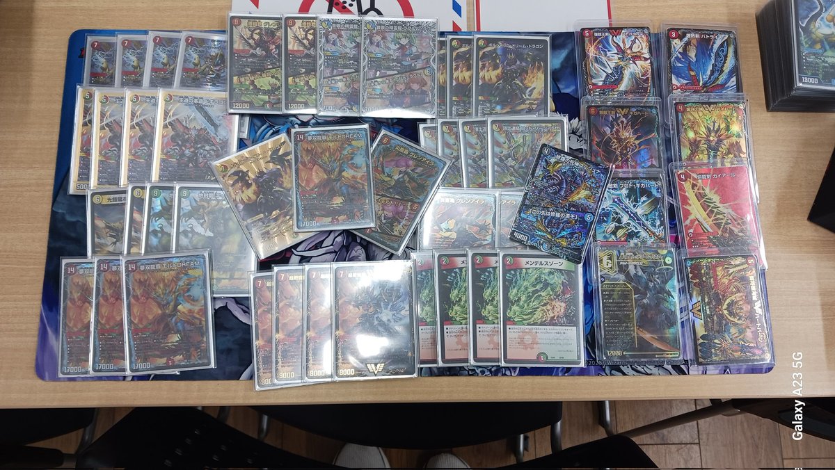 vXAkyADxcw32815's tweet image. アドバンスでのCS ９位でした。
次はゾージアとるぞ
#デュエマ
#CS
#初ゲッチュ