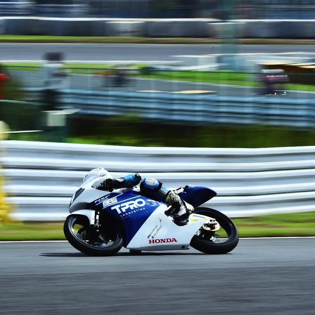 本日20時~放送 #くらさんの今日もツーリング日和 #MotocarFactory アドバイスでは 先週行われた #浅間ミーティング についてお話します！

#バイクの輪 ゲストは筑波ロードレース選手権 J-GP 3クラスに参T.Pro.innovation
#長谷川雷久 選手