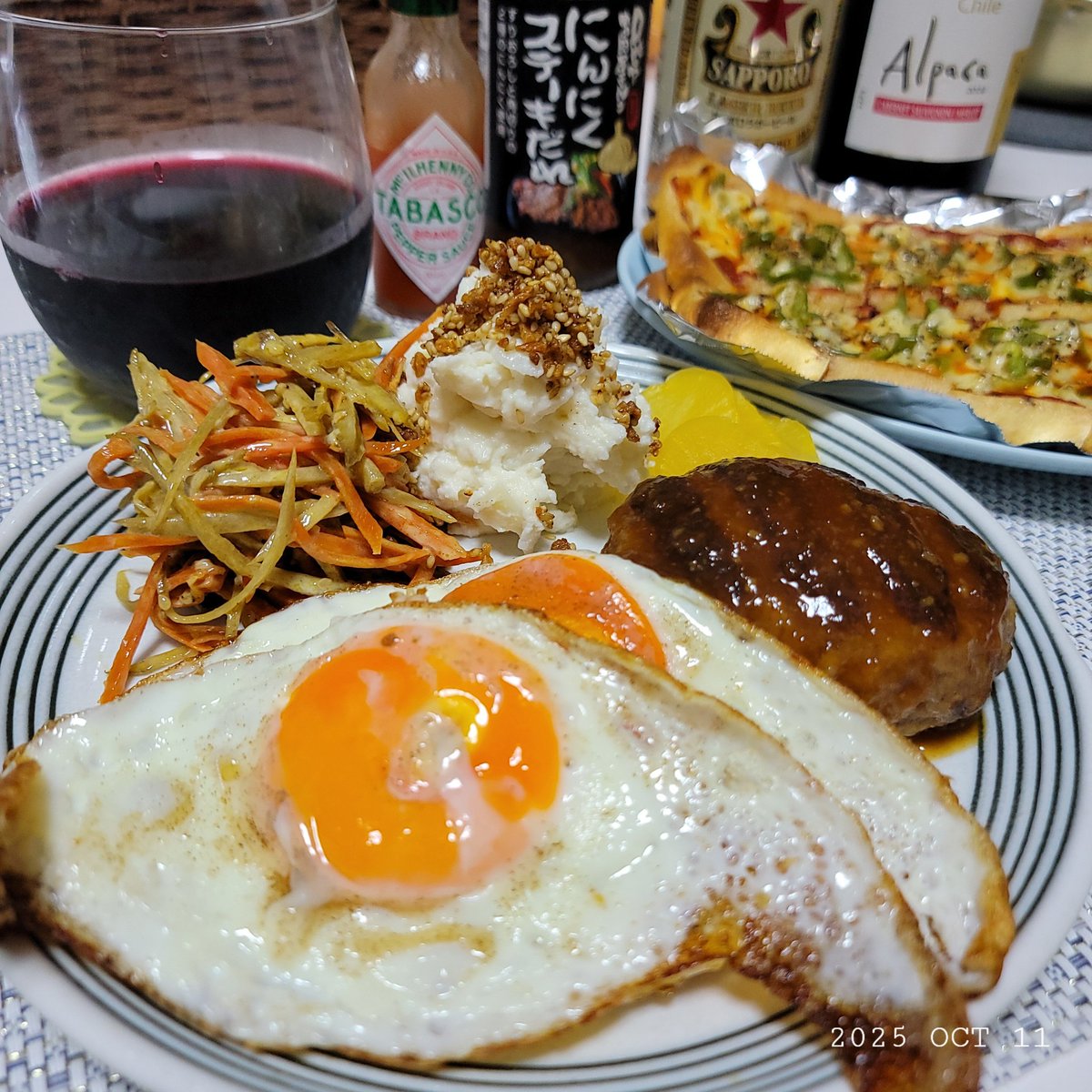 mizononaka_n's tweet image. くたくたなので簡単に家にあったものたち大集合させましたっ👍🏻 ̖́-︎
(先日の誕生日ポストにリプや♡くださりありがとうございました🫶みぞ大歓喜！✨)
おつけぴ(☆&amp;gt;ω&amp;lt;)🍻⸝⋆͛*
 #晩酌 #おうちごはん #おつまみ