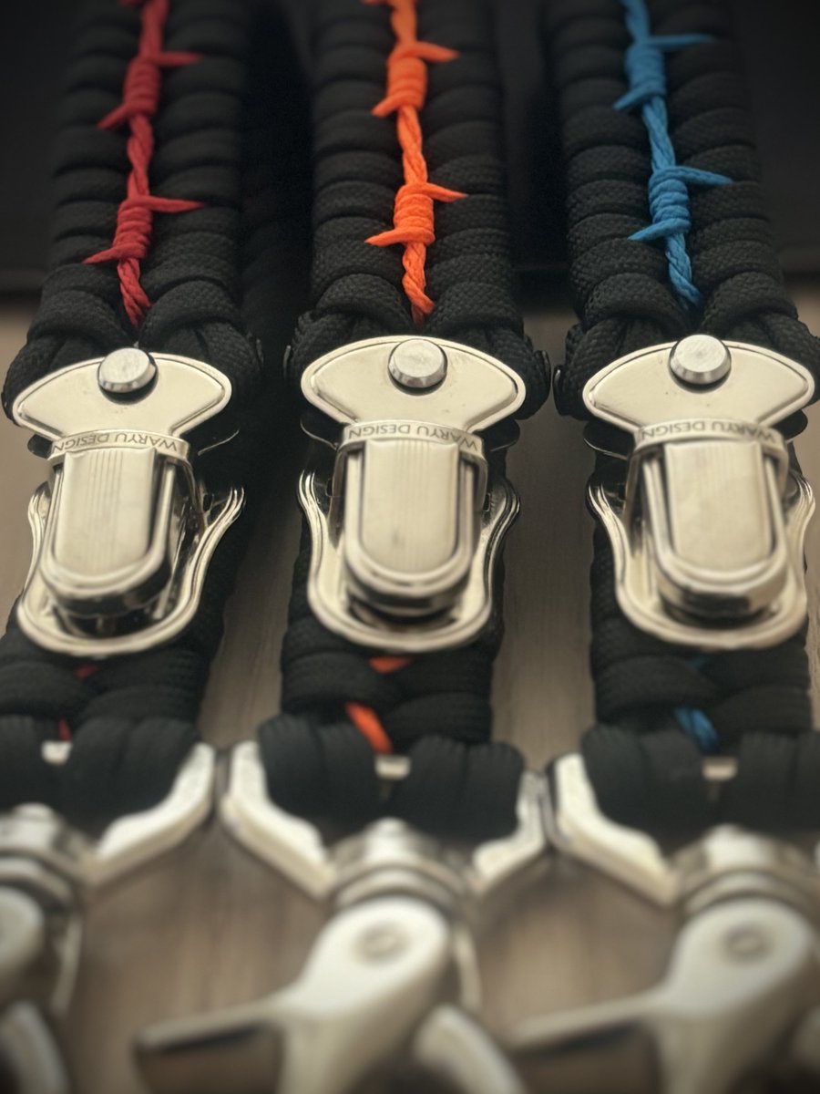 waryu_design's tweet image. 刻印が仕上がってきました！
今回はシルバーでこれもまためちゃくちゃいい感じです♪

#waryu #ヨーヨーホルダー #punks