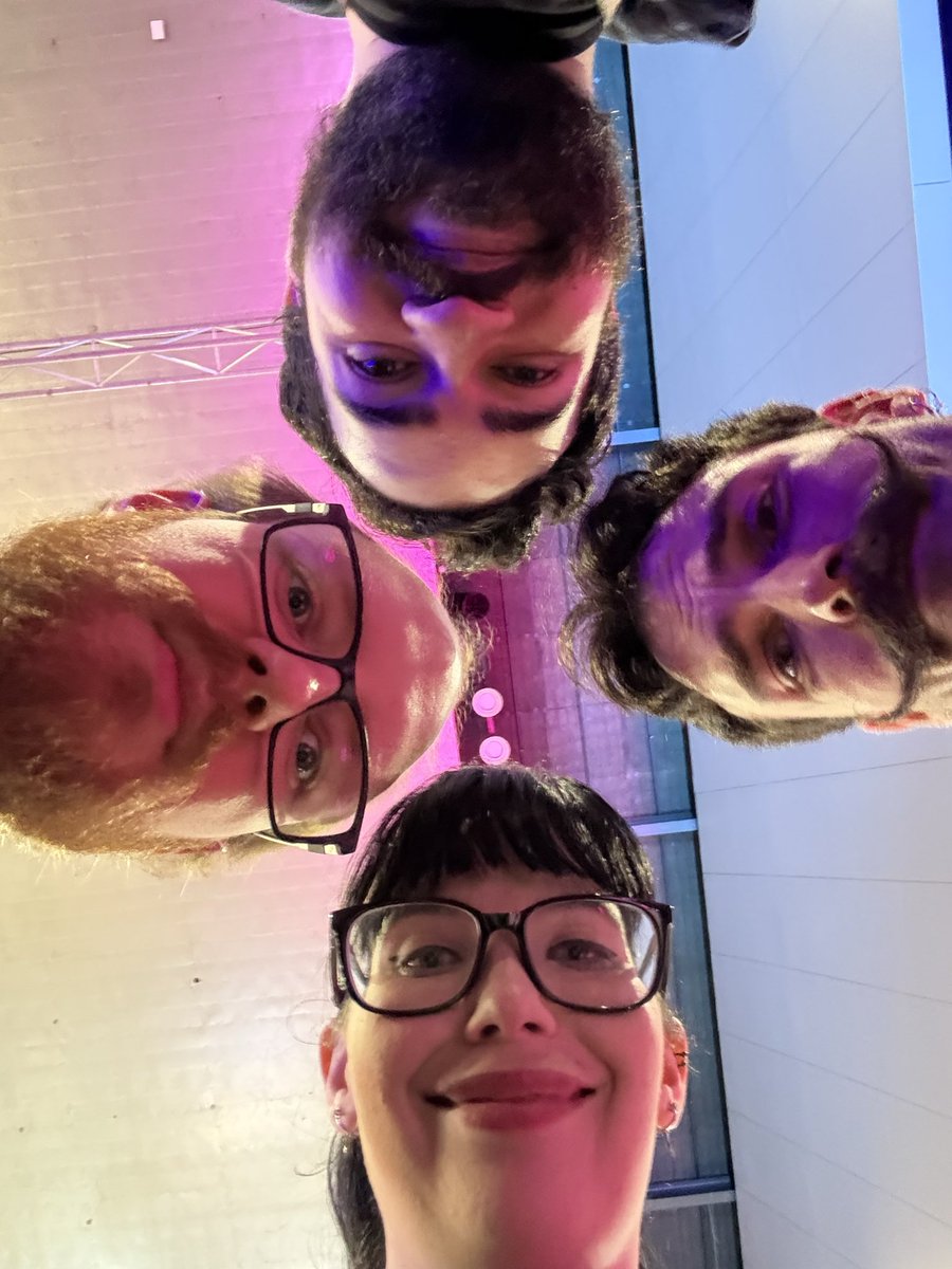 vx_pine's tweet image. I love PAXAUS season ✨