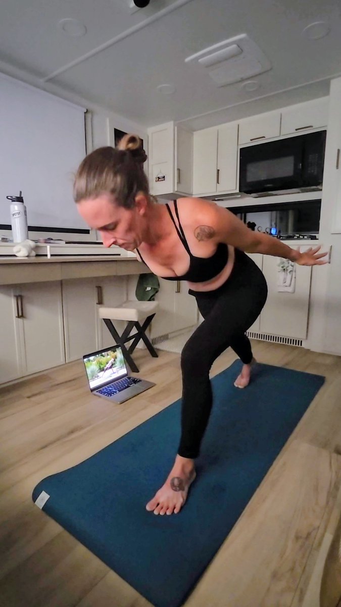 MrsMordt's tweet image. Just realized I&apos;ve been doing yoga every morning for over 8 years now. Crazy how a simple morning routine just becomes life. If you think you don&apos;t have time, think again. Even just a few minutes a day can create change and flexibility.
#fitgranny #carnivore #yoga