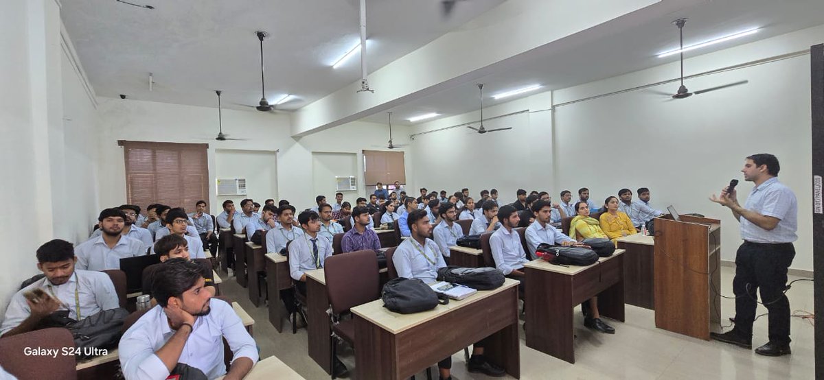 GNIOTCollege's tweet image. The ECE Dept. at GNIOT, in collaboration with Entuple Technologies, hosted an expert talk on IC Design Flow using Cadence EDA. Students gained insights into VLSI, embedded systems, and industry tools from expert Anish Kumar.
 #GNIOT #ECE #VLSI #TechLearning
