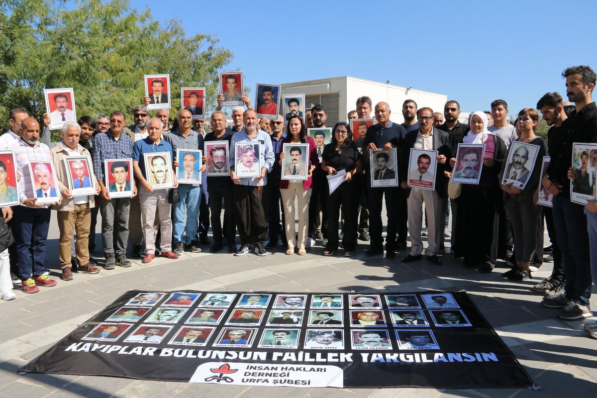 Bugün zorla kaybedilmesinin üzerinden 46 yıl geçen Bedirhan Tüysüz'ün akıbetini sormak için bir araya geldik.

Tüm kayıplarımız için adalet istemekten vazgeçmeyeceğiz.

#cumartesianneleri #İnsanHaklarıDerneği